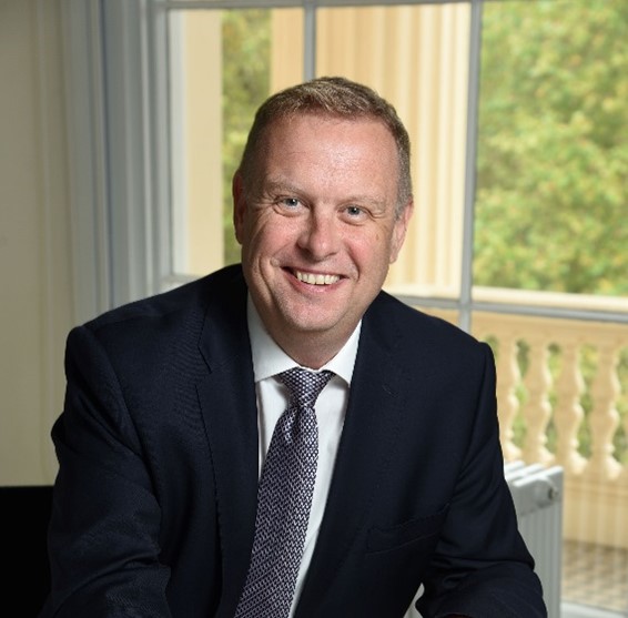 Dr Peter Thompson